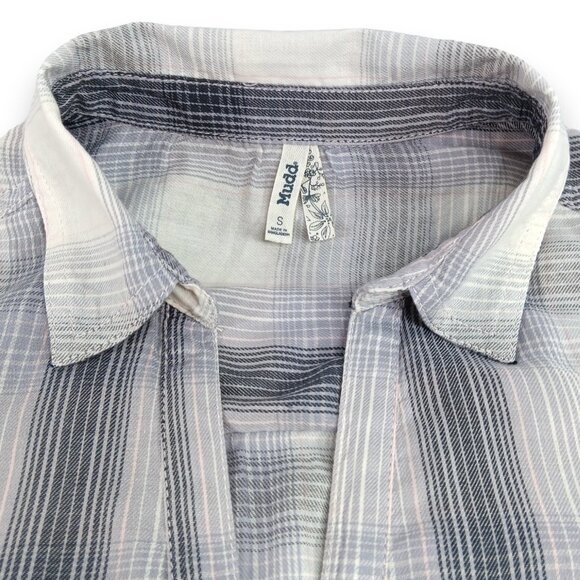 MUDD-Women's-Plaid-Gray-Black-Pink-SMALL-pullover-V Neck-Long Sleeve-Pockets - Picture 6 of 16